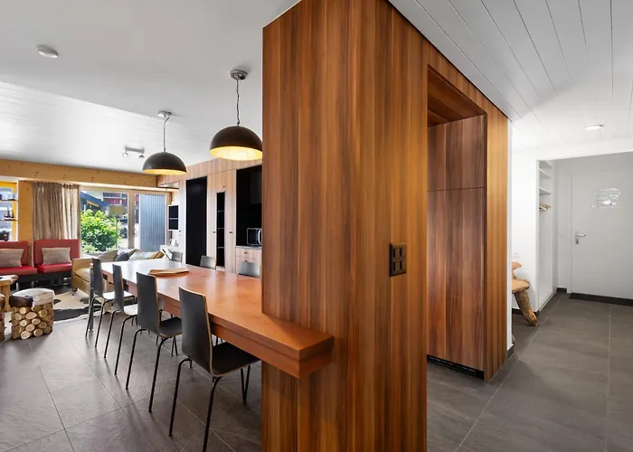 Emeraudes 004 Pres De La Telecabine A * Anzère