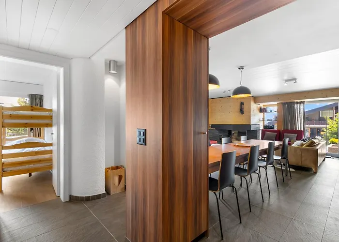 Emeraudes 004 Pres De La Telecabine A Anzère