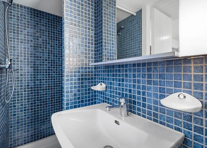 Emeraudes 004 Pres De La Telecabine A Anzère