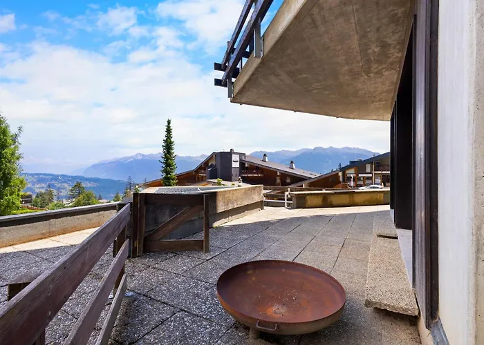 Emeraudes 004 Pres De La Telecabine A